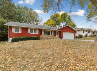120 Clover Ln, Mankato, MN 56001
