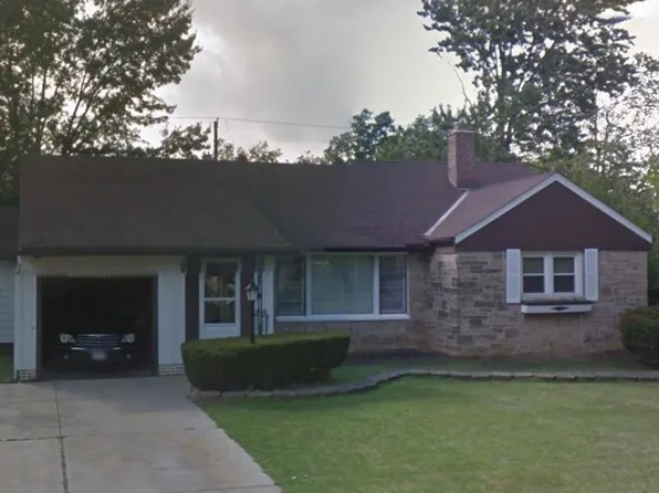 2546 Larchmont Rd, Beachwood, OH 44122