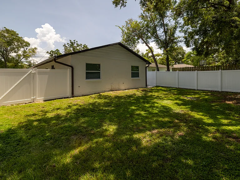 6407 S Adelia Ave #B — Photo 15