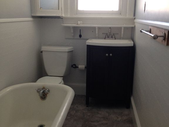 Bath- new paint, vanity