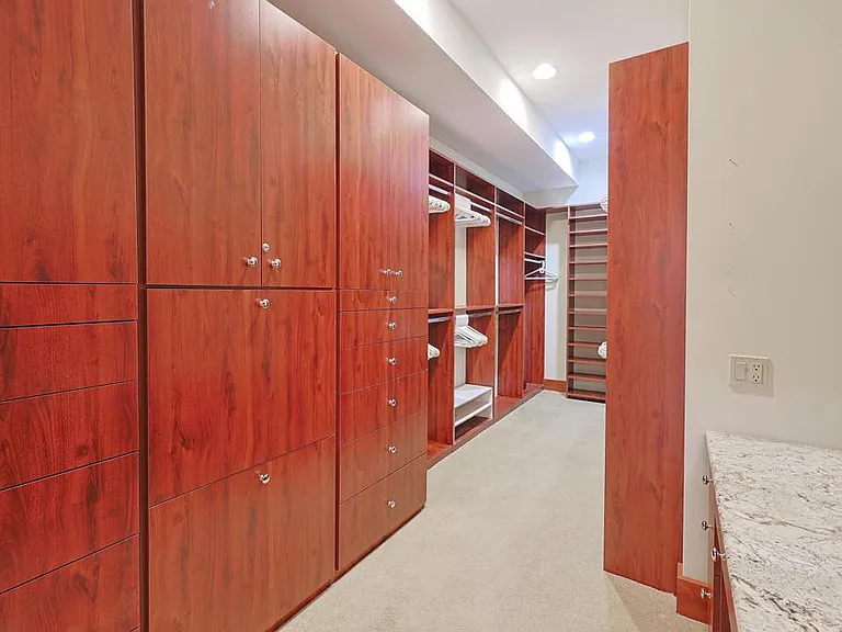 1027 Encino Row — Photo 30
