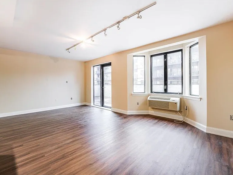 29 1st St #508 — Photo 8
