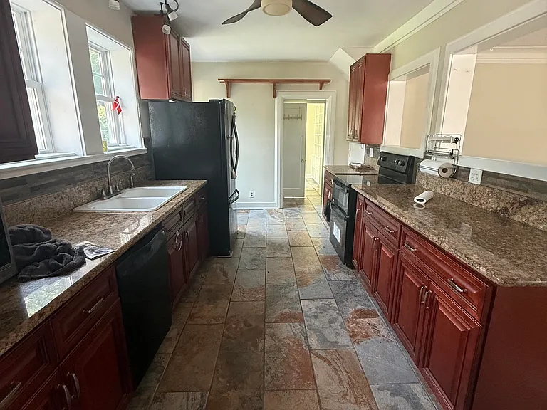 147 Algonquin Rd — Photo 3