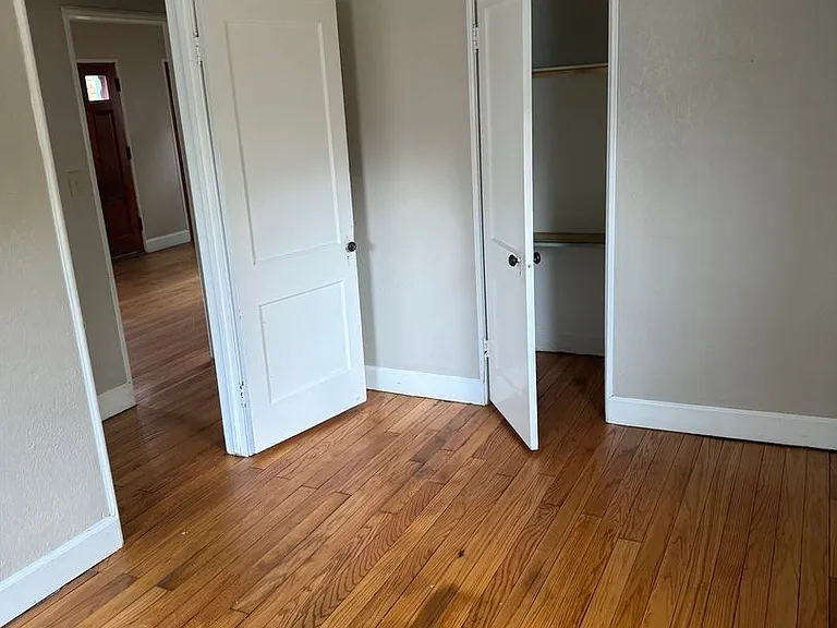 613 Morton Ave — Photo 8