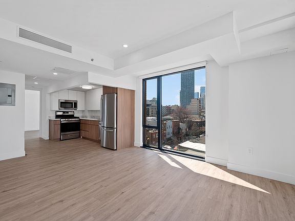 3rd image of 2516 37th Ave #Phb