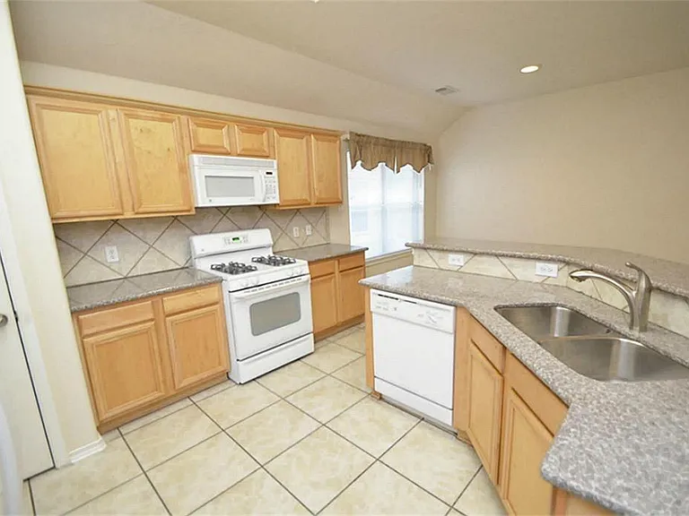 19715 Diamond Hills Ln — Photo 7