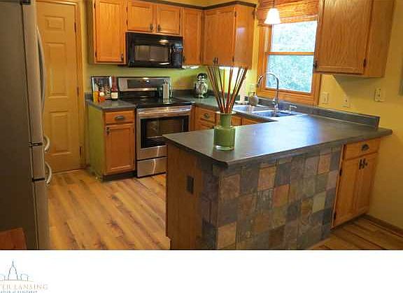 4th image of 3081 Rosehill Dr