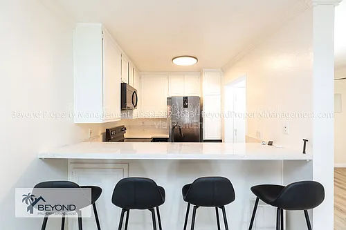 6924 Hyde Park Dr Photo 1
