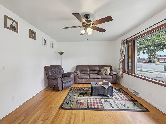 3rd image of 2619 E Milwaukee St