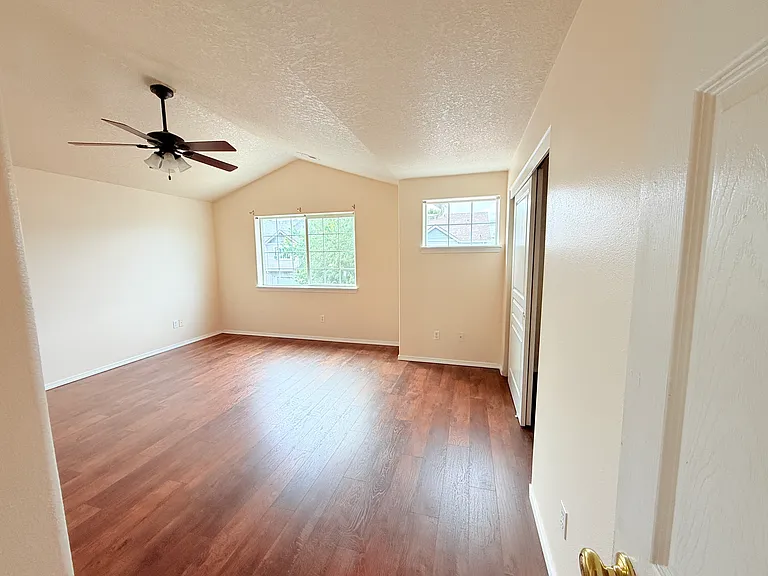 6018 NE 33rd Cir — Photo 21