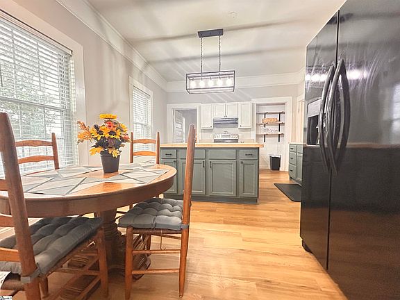 3rd image of 3 Jesse St