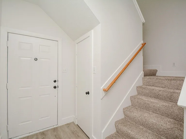 9939 Farrell Dr — Photo 9