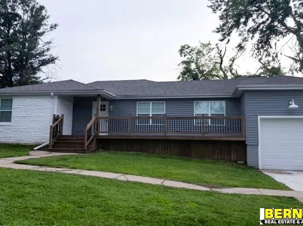 2110 L St, Auburn, NE 68305