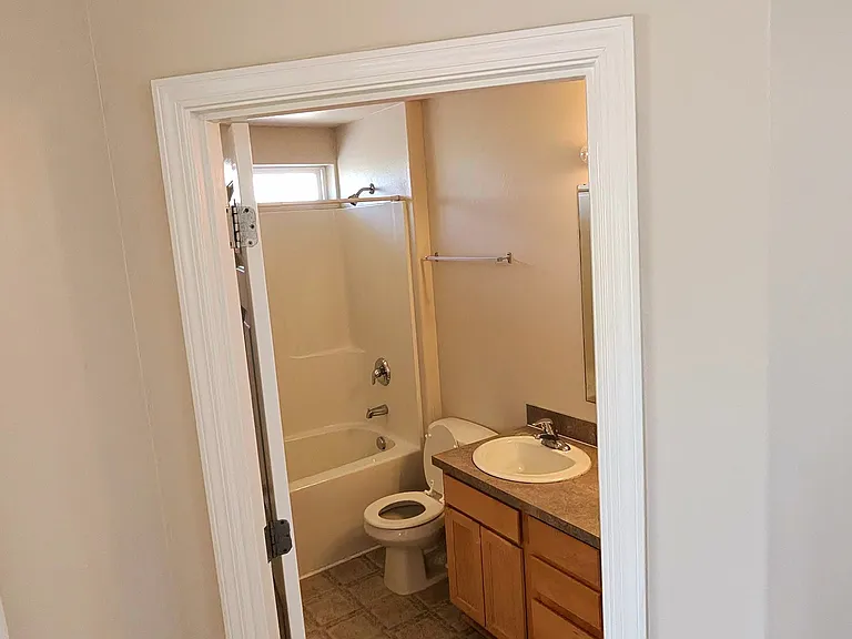 4137 Geranium Loop NE — Photo 15