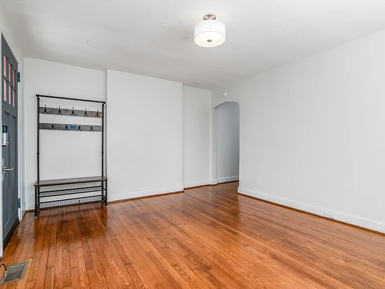 2636 Lawndale Ave — Photo 5