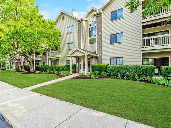 8820 Yardley Ct APT 207, Indianapolis, IN 46268