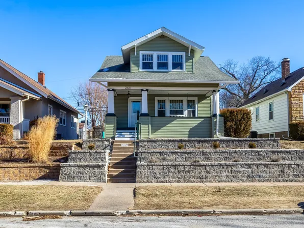 2621 Iowa St, Davenport, IA 52803