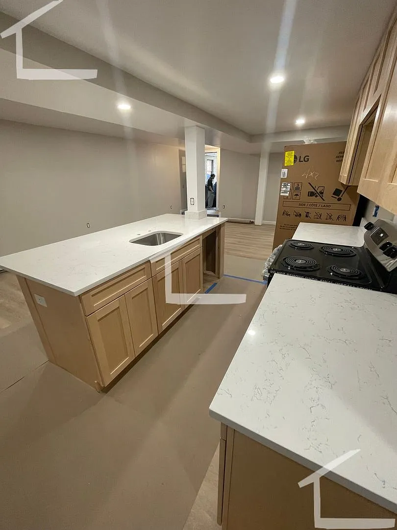 Newly renovated 4 bed unit near BU and the Green Line! — Photo 2