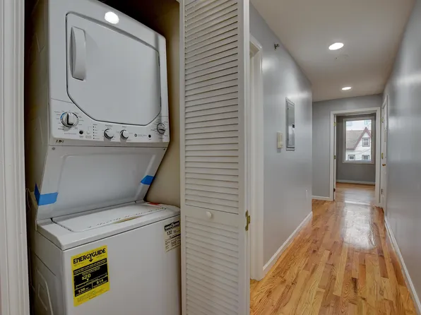 38 Court House Place image 7 of 15