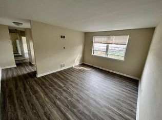 811 Barnaby St SE #101, Washington, DC 20032