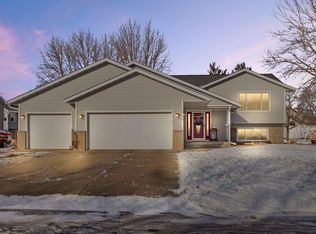 1316 19th St SW, Faribault, MN 55021