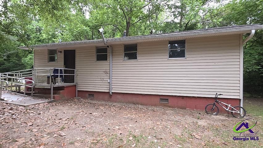 2nd image of 4030 Suzanne Dr