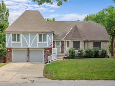 1305 NW Porter Dr, Blue Springs, MO, 64015
