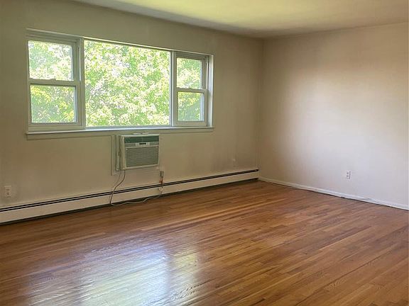 2nd image of 1-18 Virginia Dr #118B