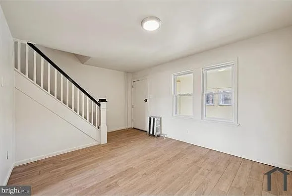 443 Darby Ter — Photo 3