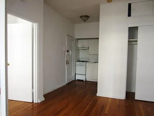 Rented by CitySites Real Estate Group | media 8