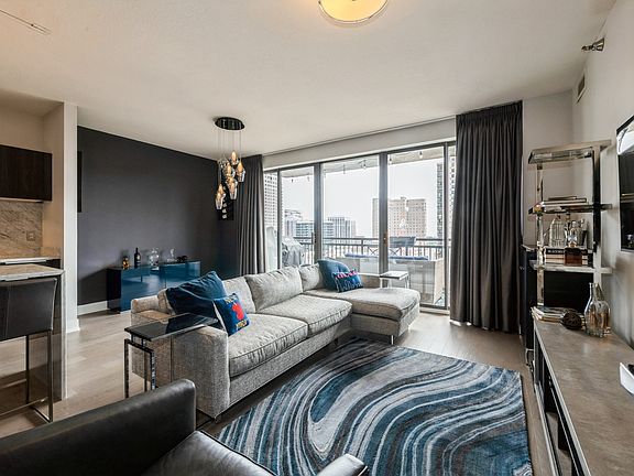 3rd image of 5 E 14th Pl APT 1203