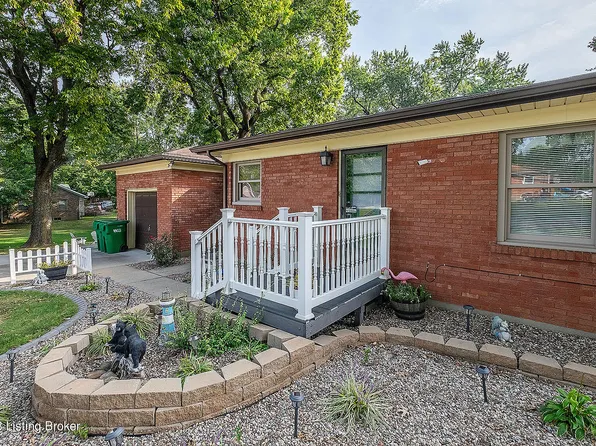 7401 Tangelo Dr, Louisville, KY 40228