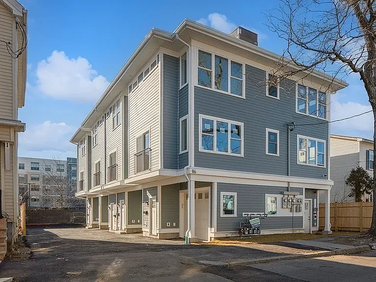 86 Blossom St #2 — Photo 21