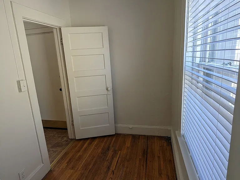 2400 Myrtle Ave — Photo 7