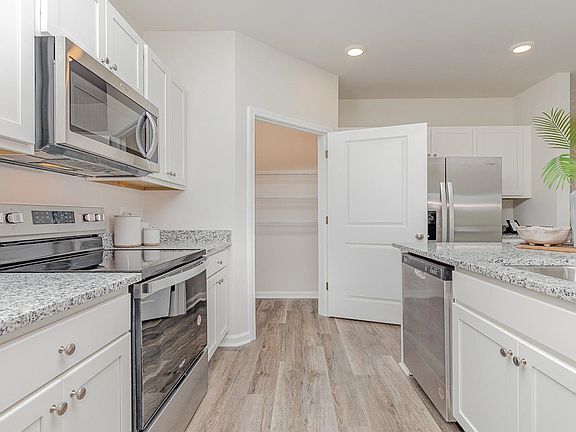 5th image of 3523 Whaley Way