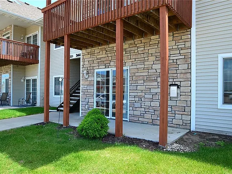 Building Photo - 3400 SE Glenstone Dr #3400