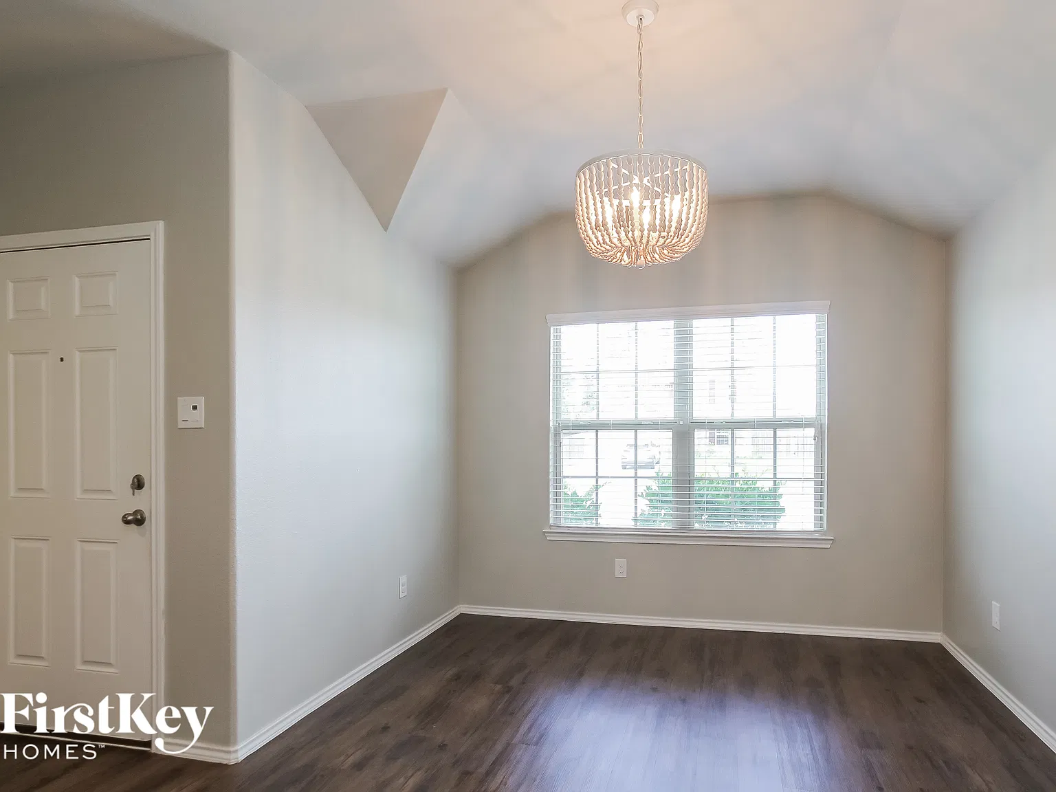 3 bed, 2.0 bath, 1666 sqft, $2,245 — Photo 4