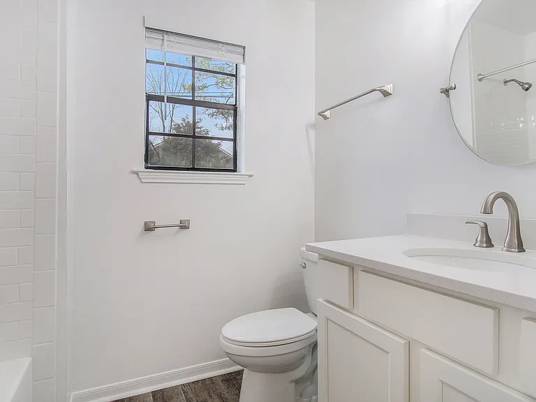 Greendale Apartments — Photo 8