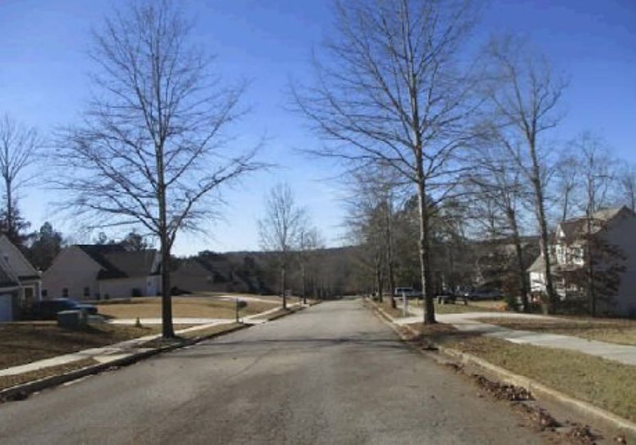 Exterior Neighborhood (street photo)