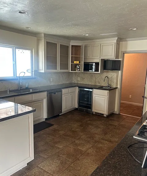 221 Sand St — Photo 5