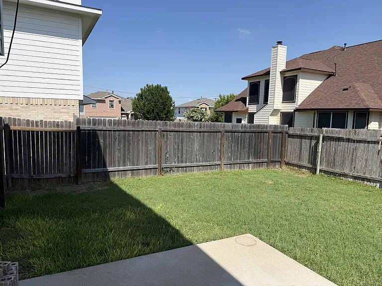 3703 Holden Ct — Photo 10