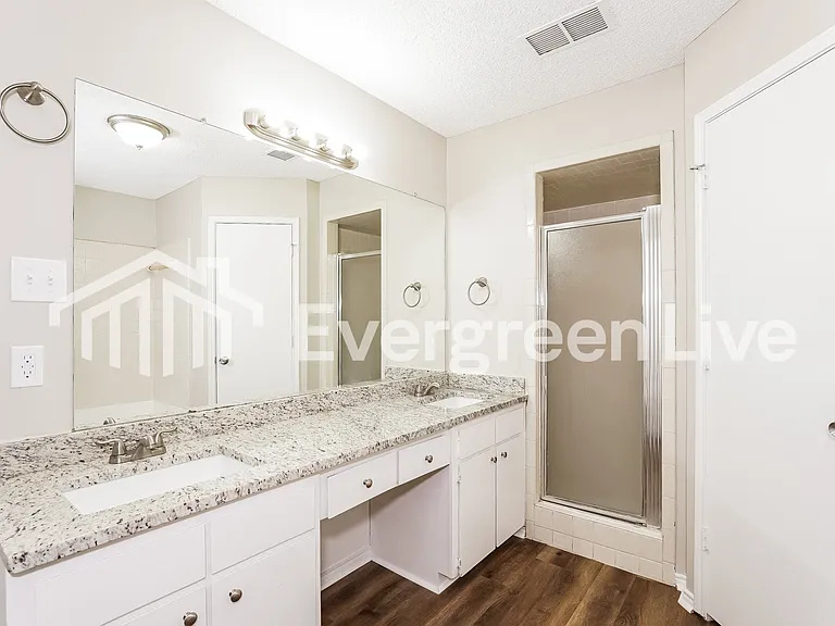 5705 Cedar Ridge Dr — Photo 17
