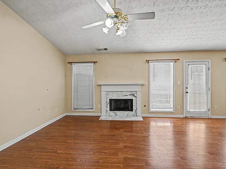 3268 Crossfield Way — Photo 2