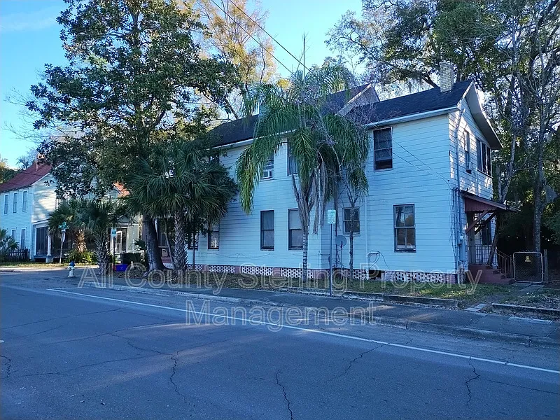 1 bed, 1.0 bath, 430 sqft, $950 — Photo 2