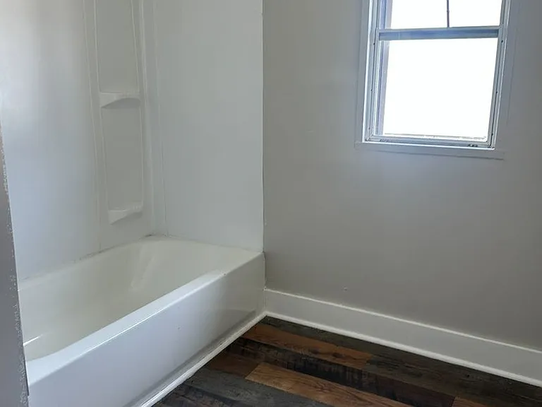 1304 Avenue G — Photo 17