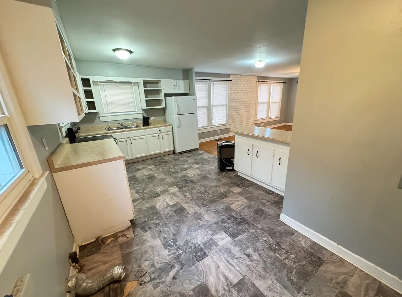 2 bed, 896 sqft, $1,200 — Photo 4