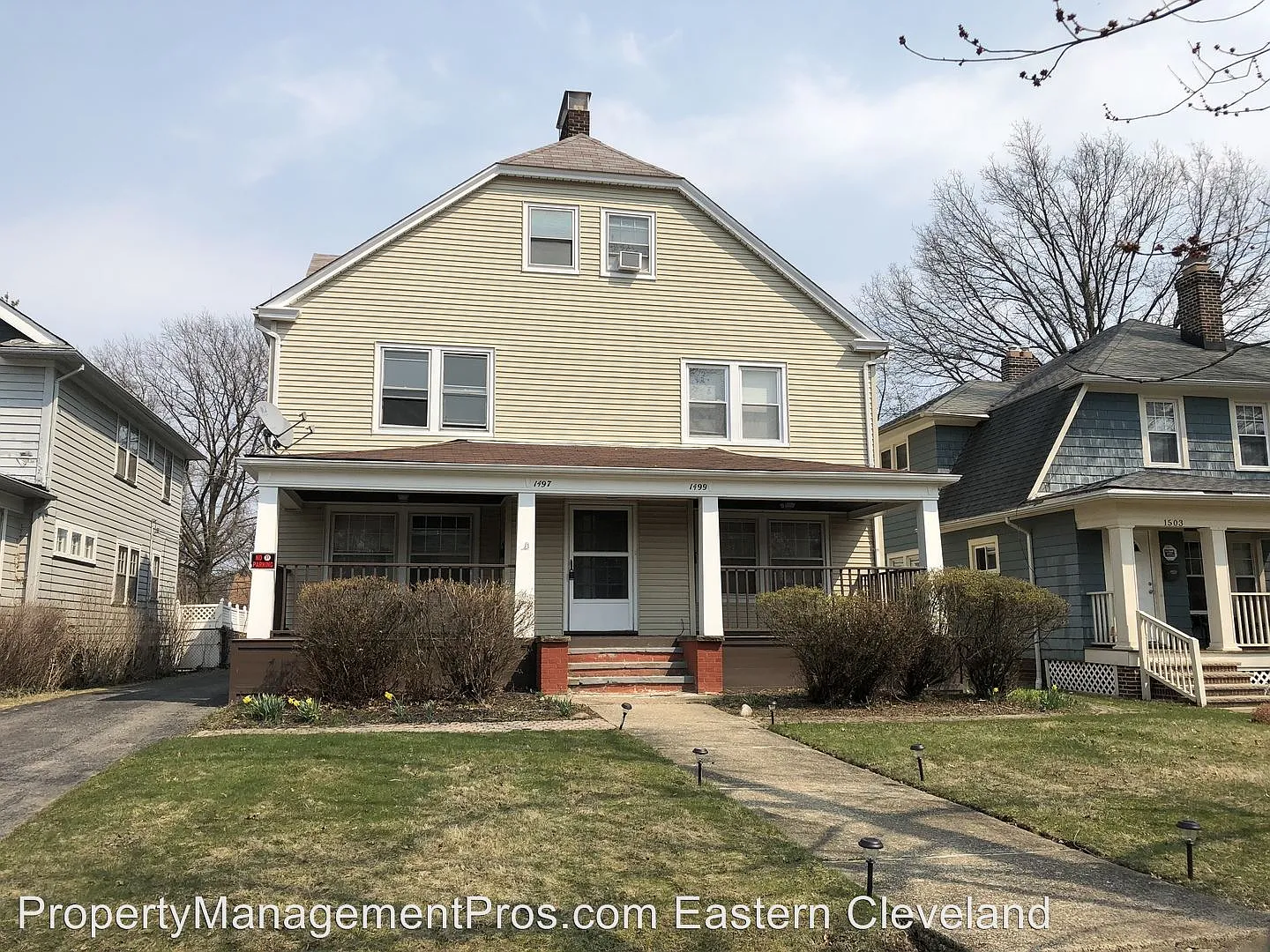 1497 Maple Rd photo 1