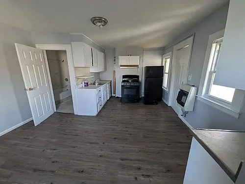 245 Brooks St Photo 1