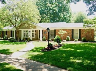 14567 Bexhill Ct, Chesterfield, MO