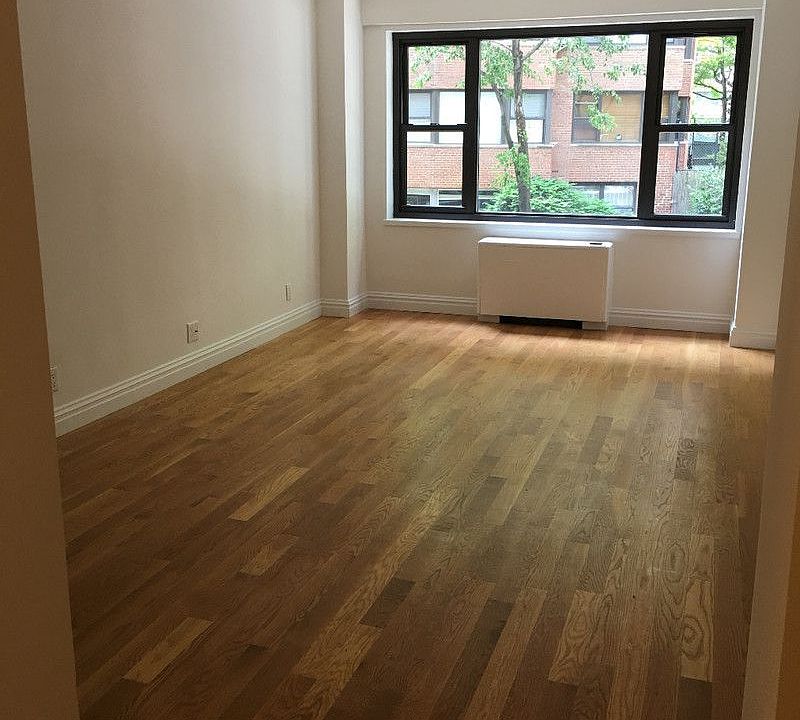 1st image of 20 Beekman Pl APT 9D